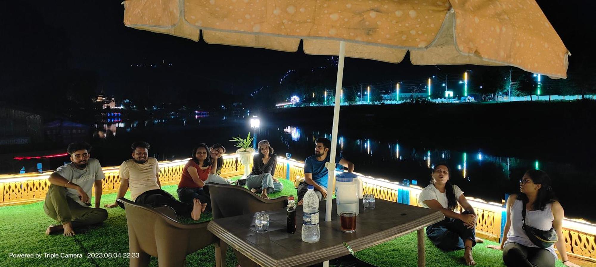 Houseboat Karima Palace Srīnagar Екстериор снимка