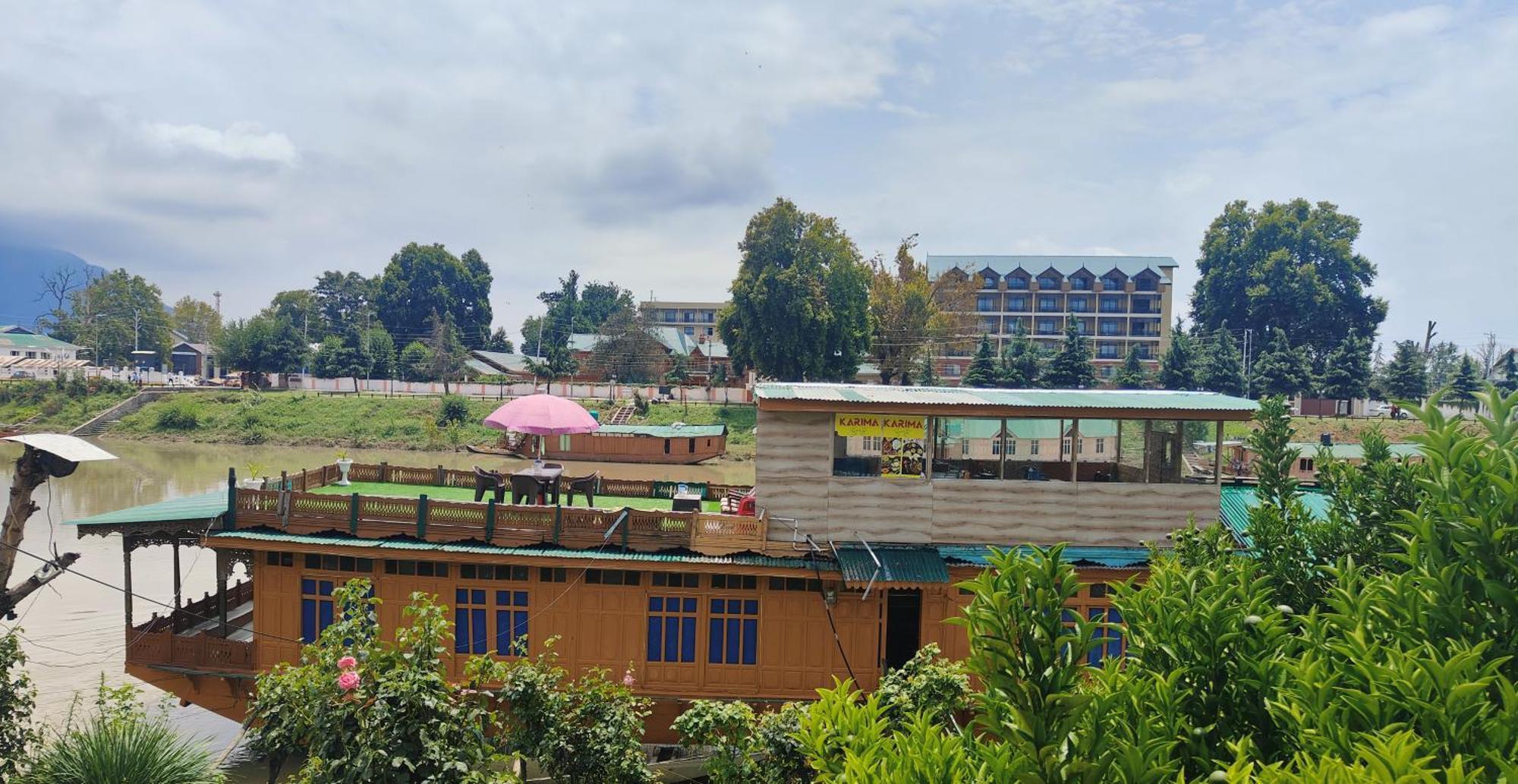 Houseboat Karima Palace Srīnagar Екстериор снимка