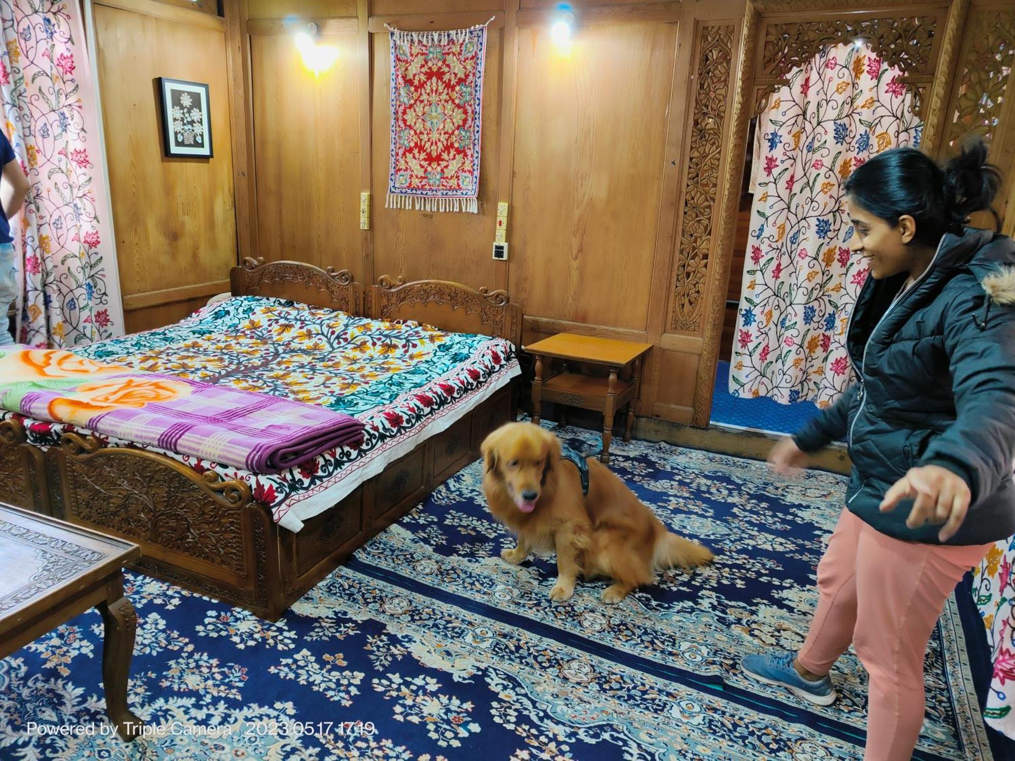Houseboat Karima Palace Srīnagar Екстериор снимка