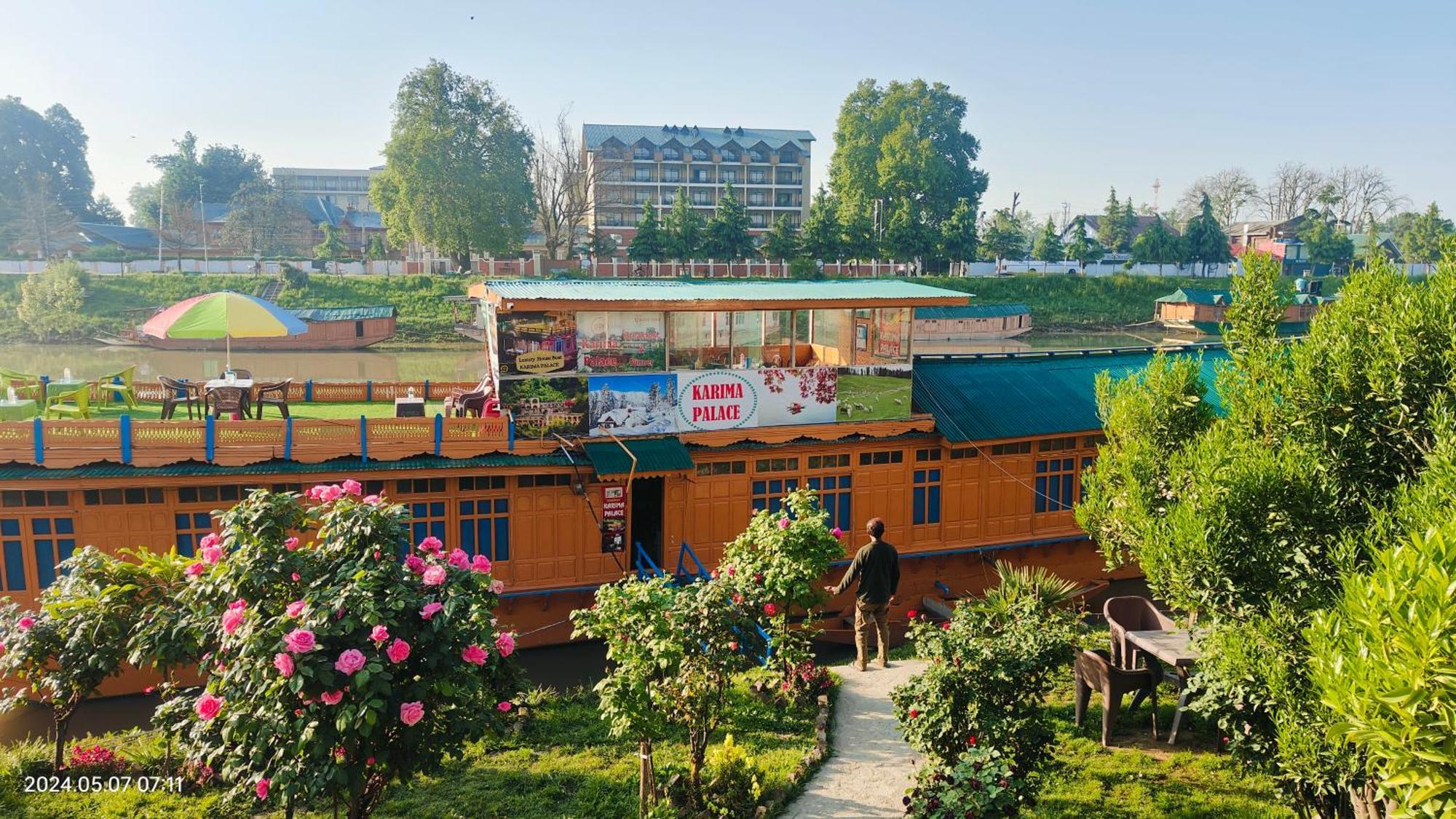 Houseboat Karima Palace Srīnagar Екстериор снимка